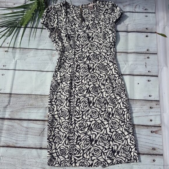 Forever 21 Black & White Floral Dress - Picture 4 of 9